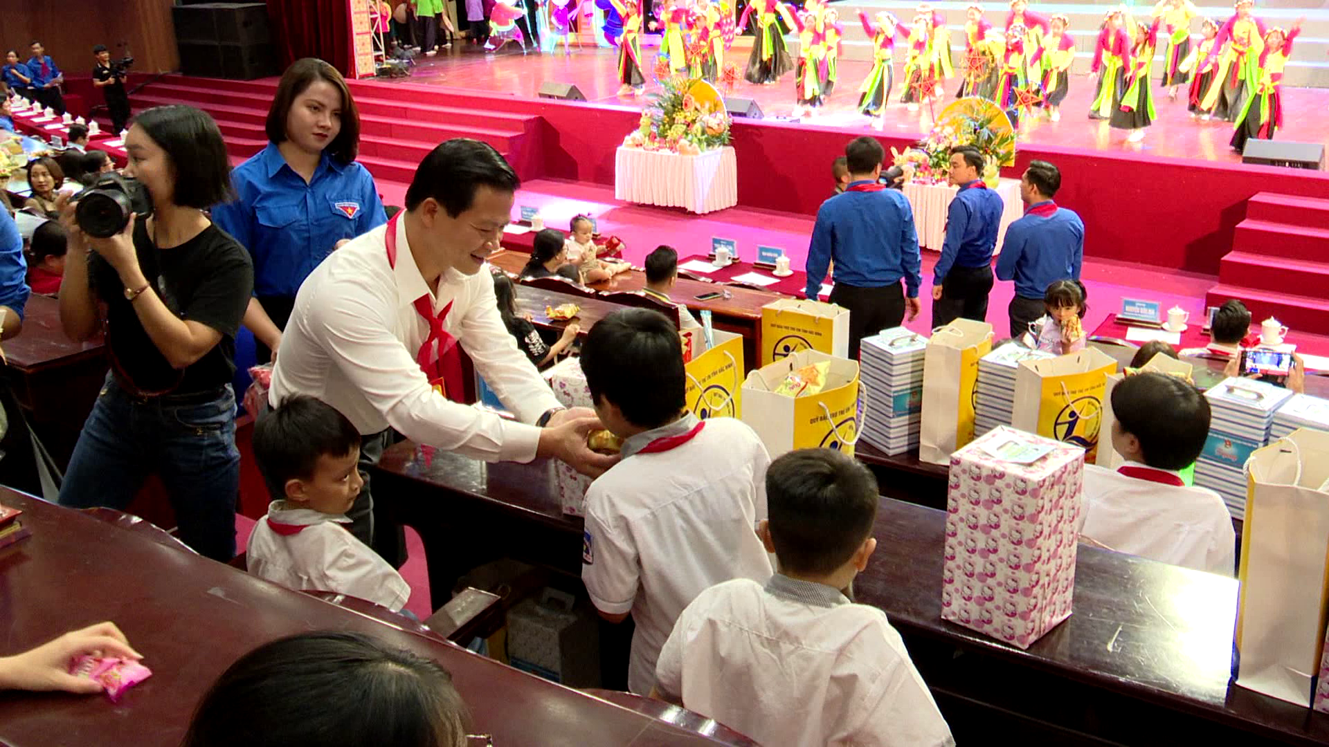 LE_HOI_TRANG_RAM_CHAP_CANH_UOC_MO(8)