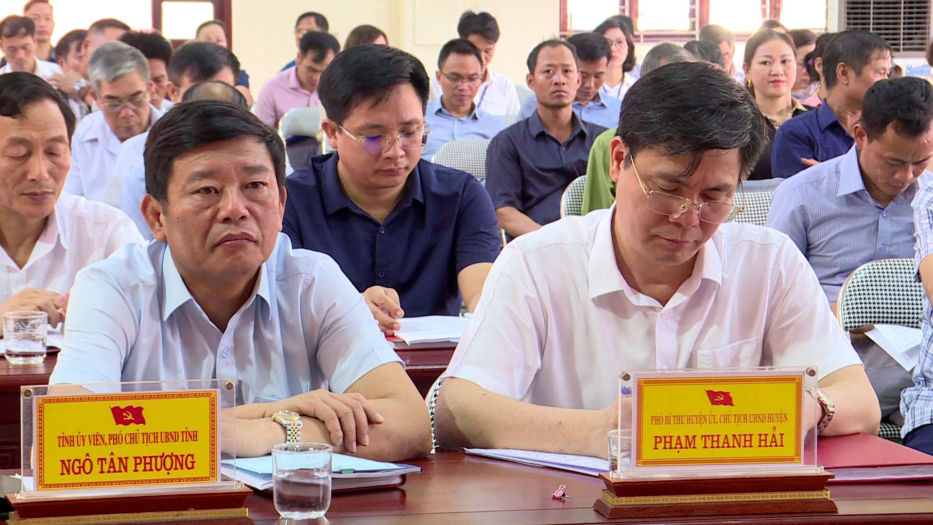 bi_thu_tinhuy_nguyen_anh_tuan_tiep_xuc_cu_tri_xa_quang_phu(4)