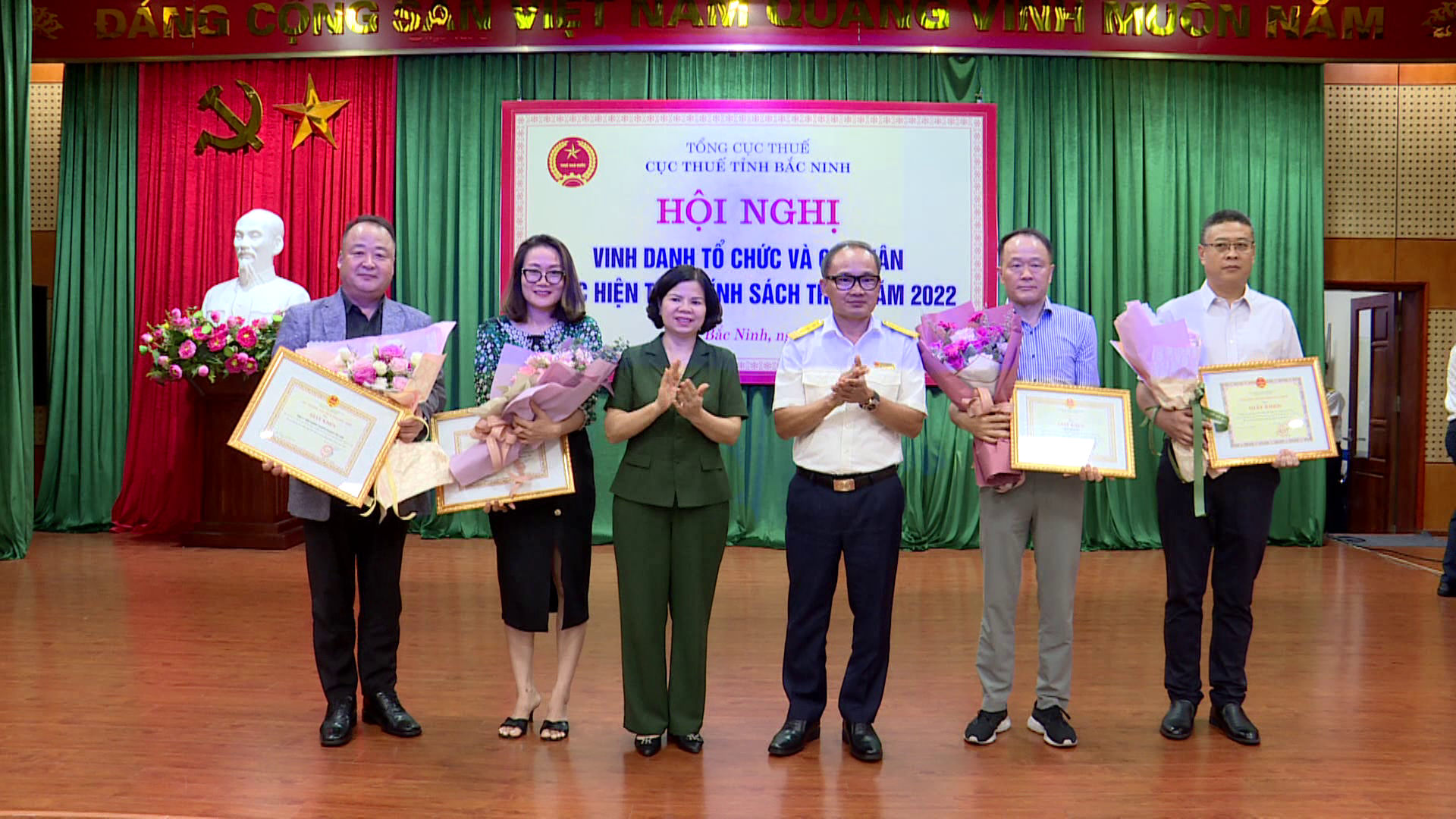 TUYEN_DUONG_98_DOANH_NGHIEP_VA_CA_NHAN_THUC_HIEN_TOT_CHINH_SACH_THUE(5)