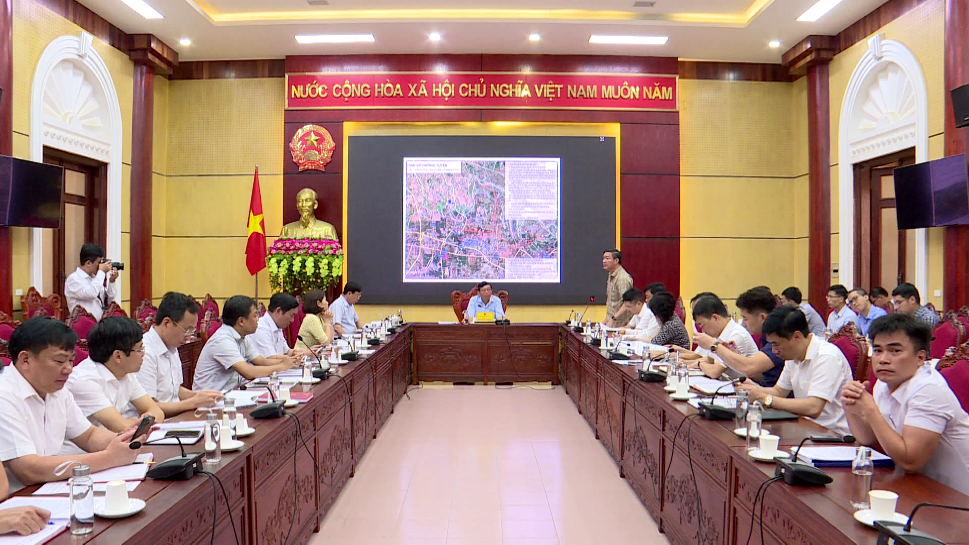 UB_TINH_HOP_DU_AN_GIAO_THONG(2)