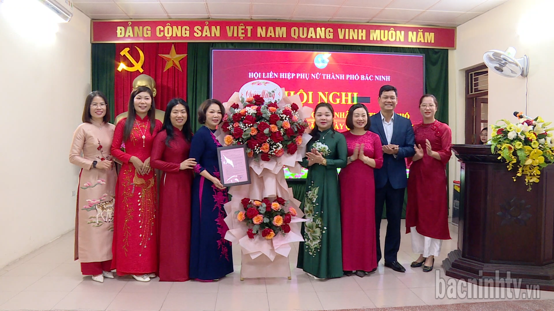 ra_mat_thanh_vien_CLB_nu_DN