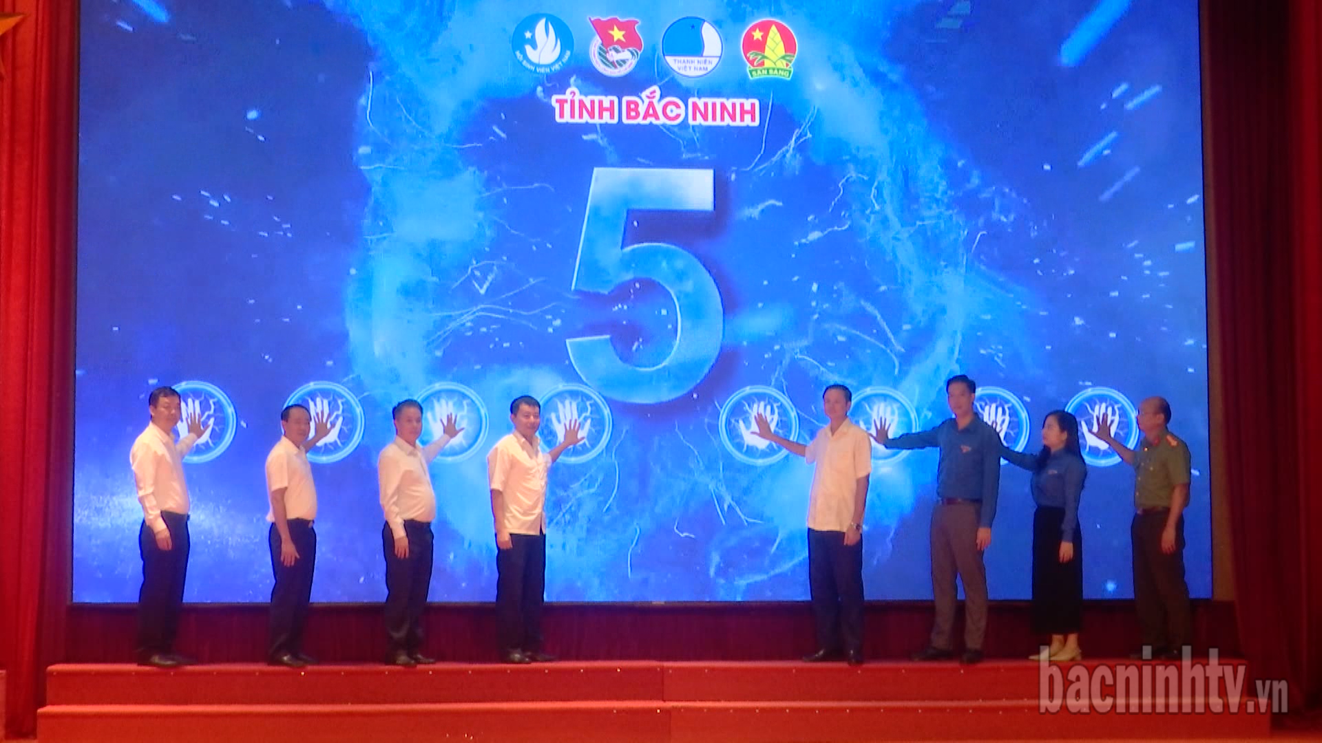 nghi_thuc_bam_nut_tinh_doan