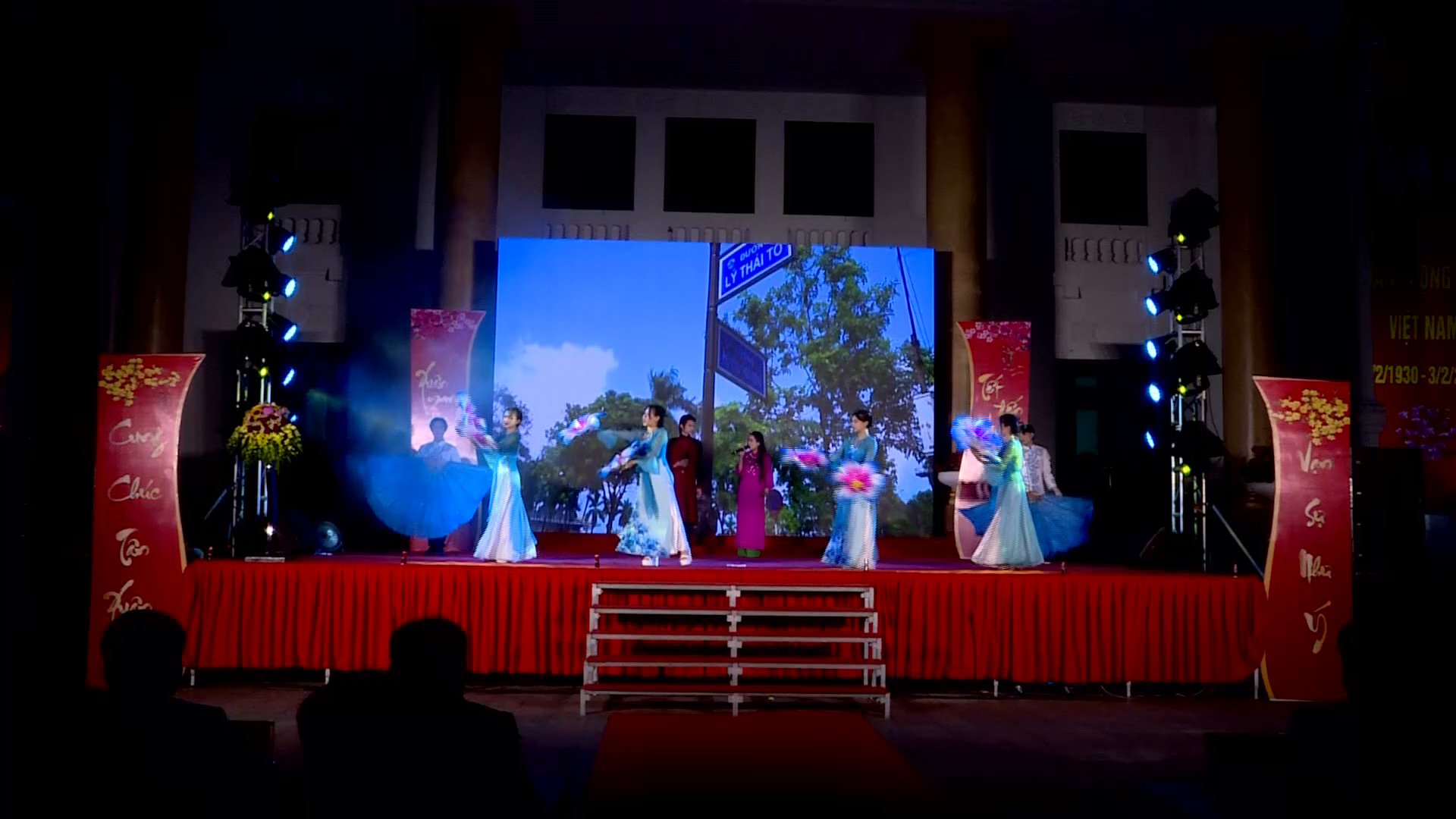 Tin_Khong_khi_don_giao_thu_Tu_Son_1(1).png