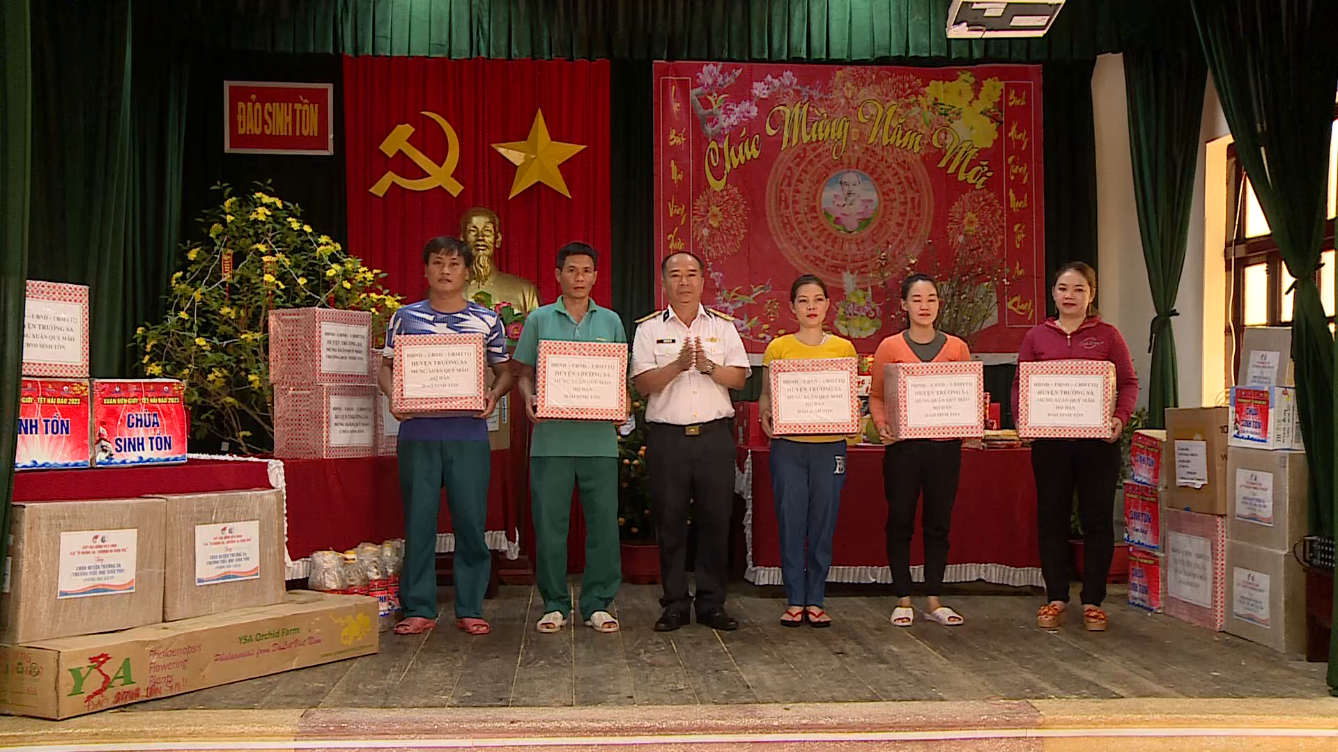TIN_TANG_QUA_TET_QUY_MAO_QUAN_DAO_TRUONG_SA(3)