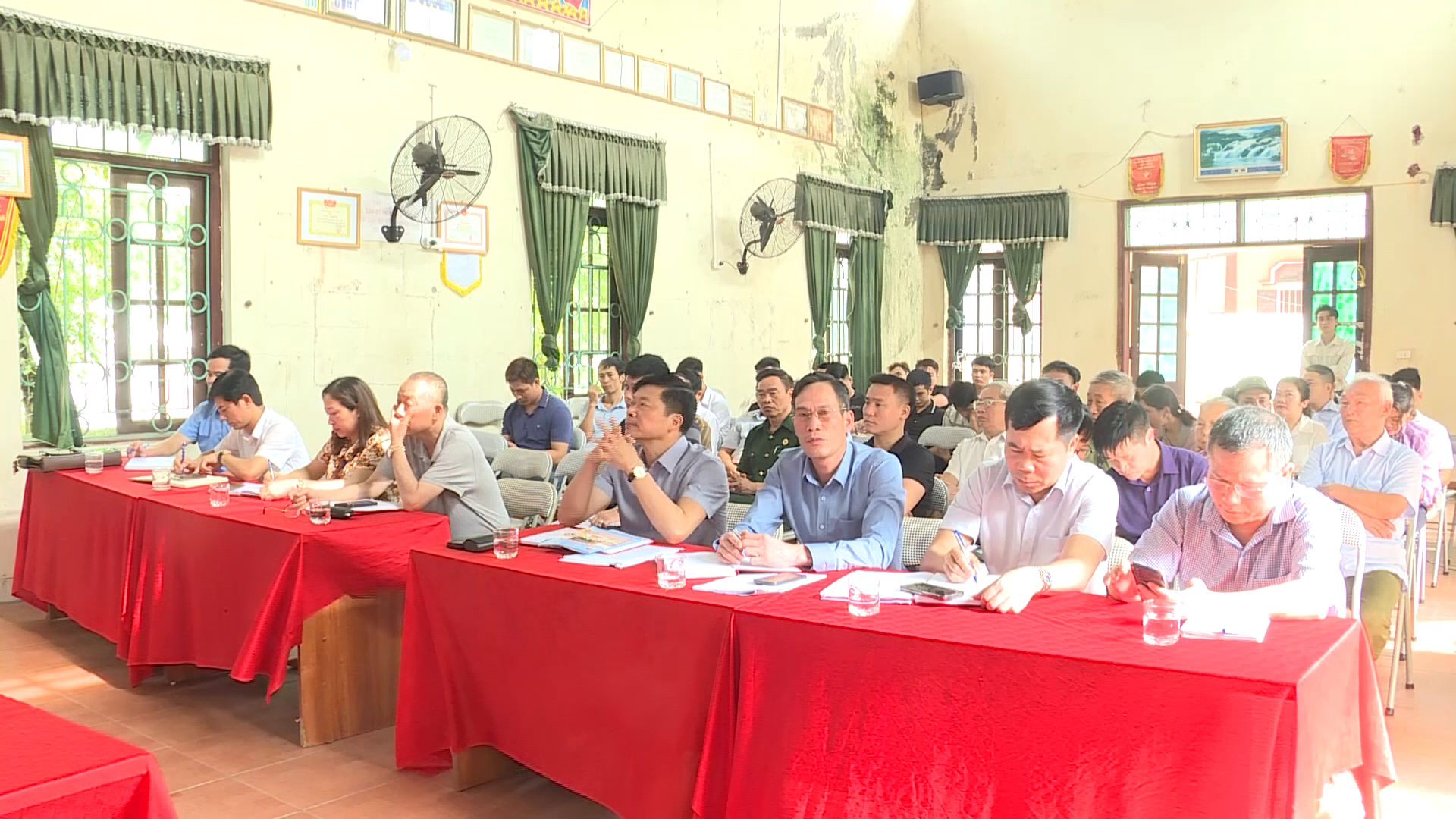 D.c_Dao_quang_Khai_du_sinh_hoat_chi_bo_Dien_Tien(4)