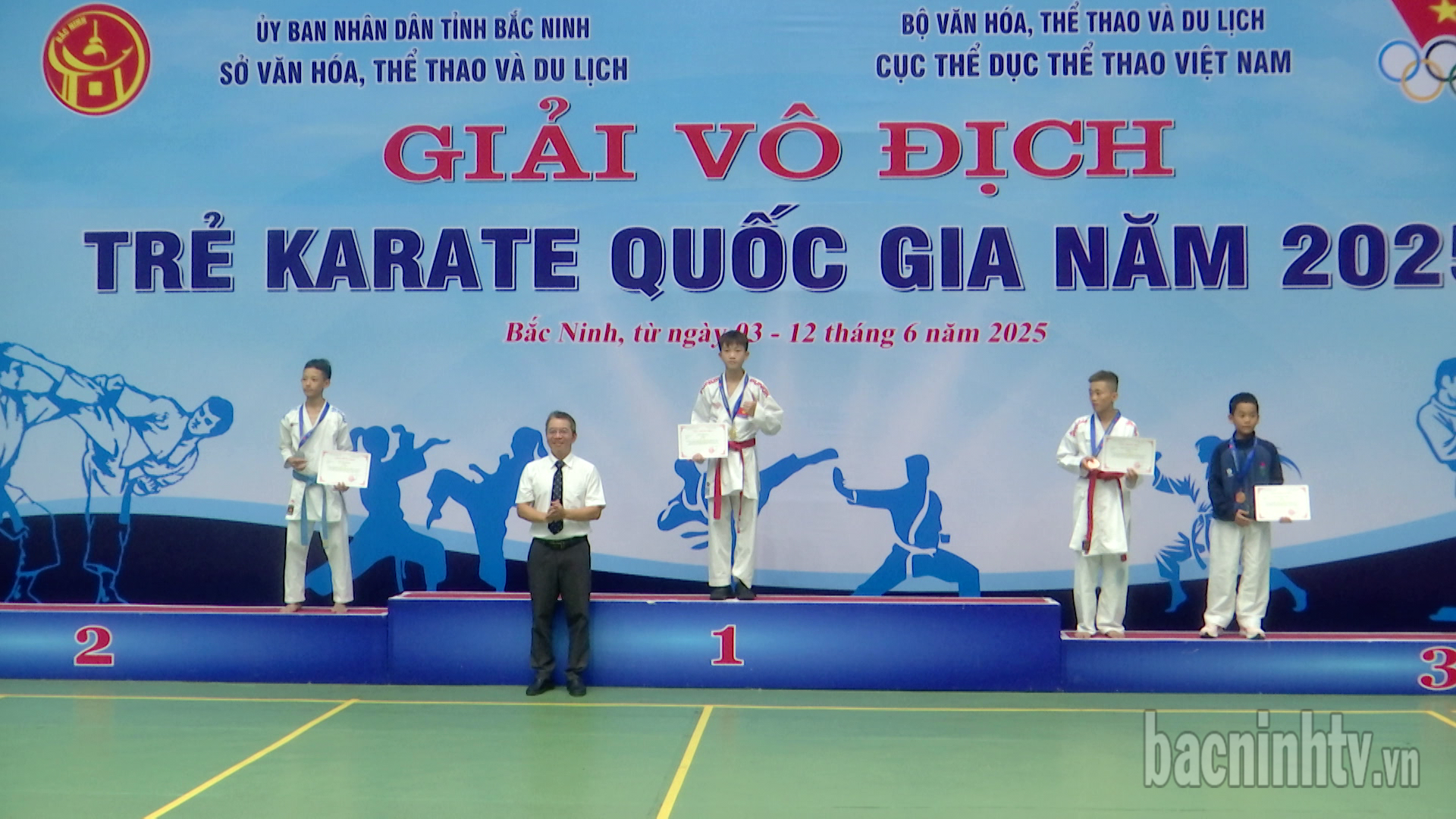 trao_giai_karate