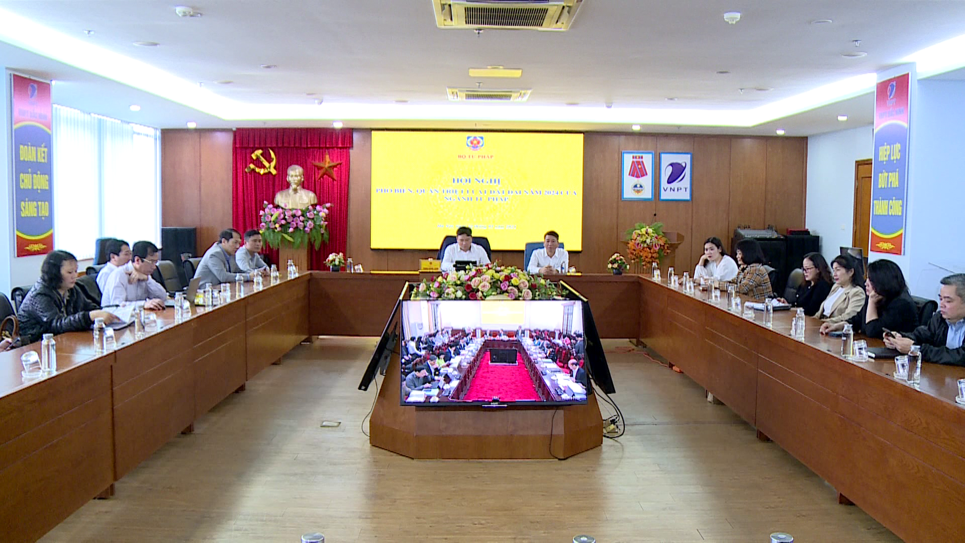 truc_tuyen_quan_triet_luat_dat_dai_nam_2024_nganh_tu_phap(1)