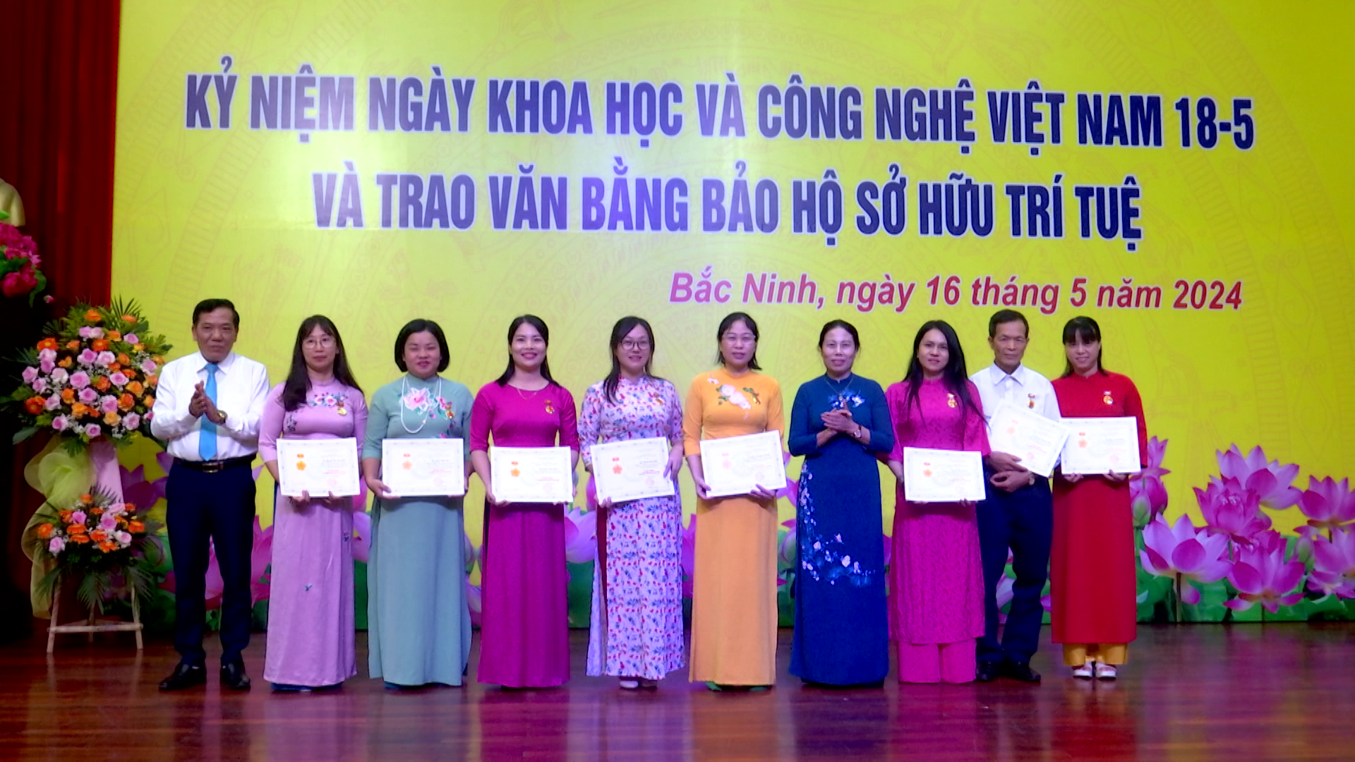 ky_niem_ngay_khcn_viet_nam(6)