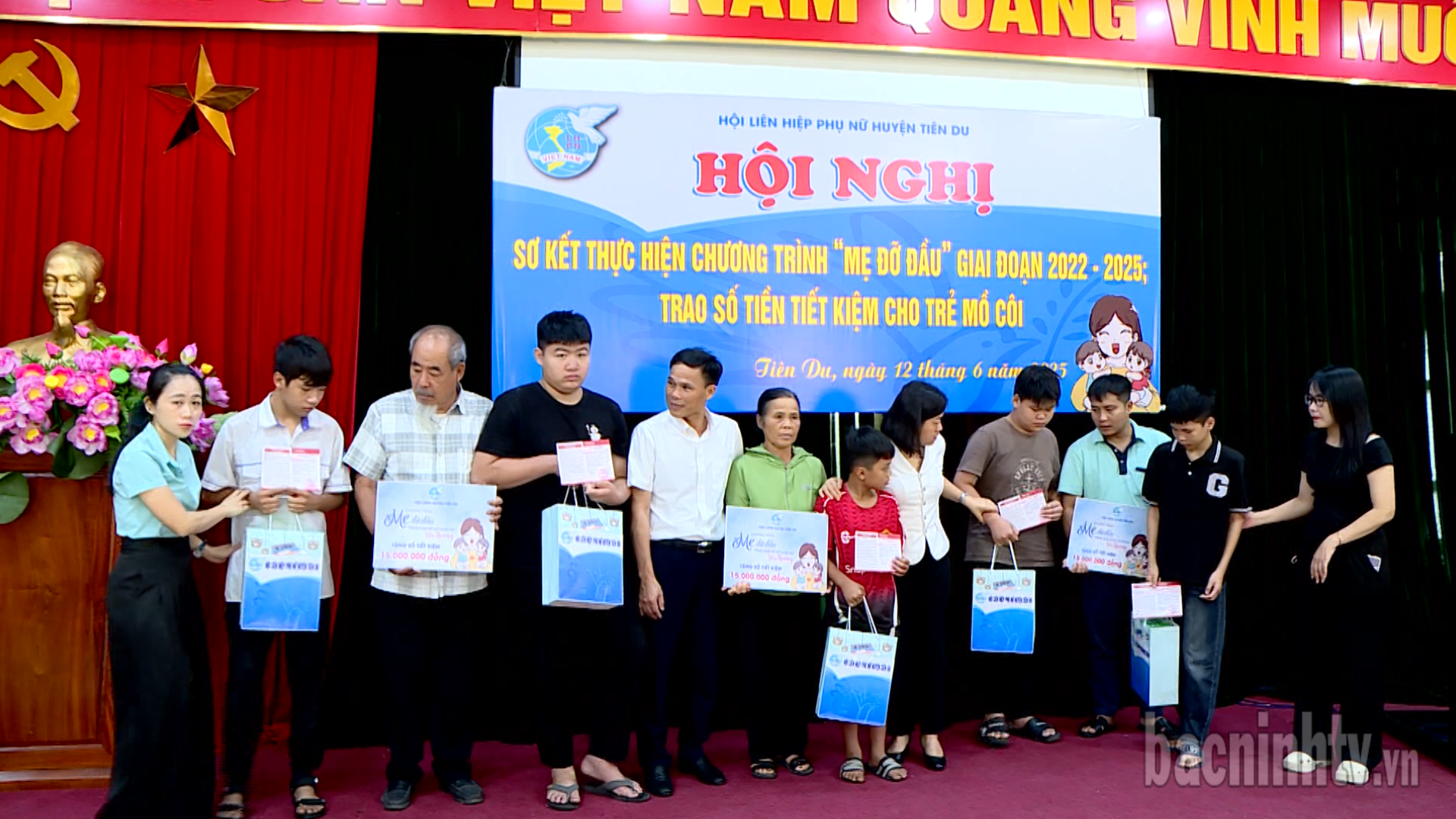 Trao_qua_va_kinh_phi_nha