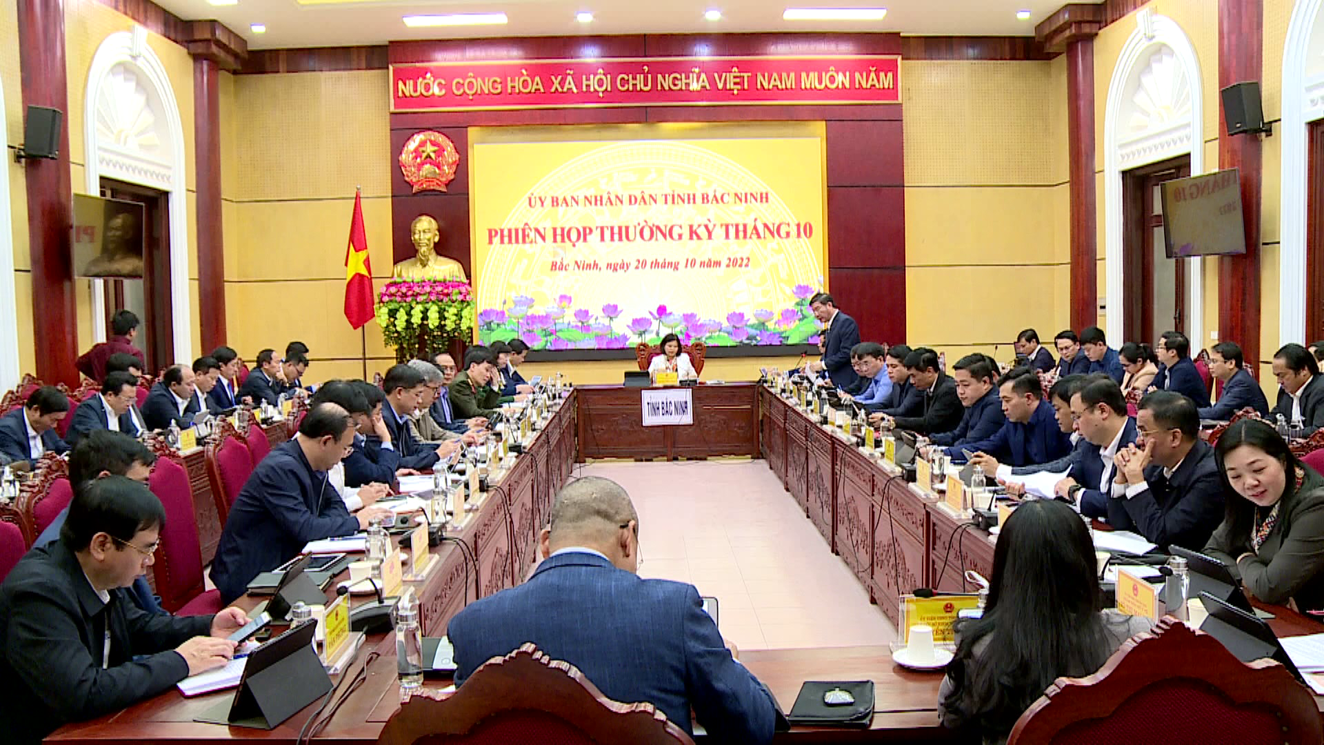 Hop_thuong_ky_thang_10(1)