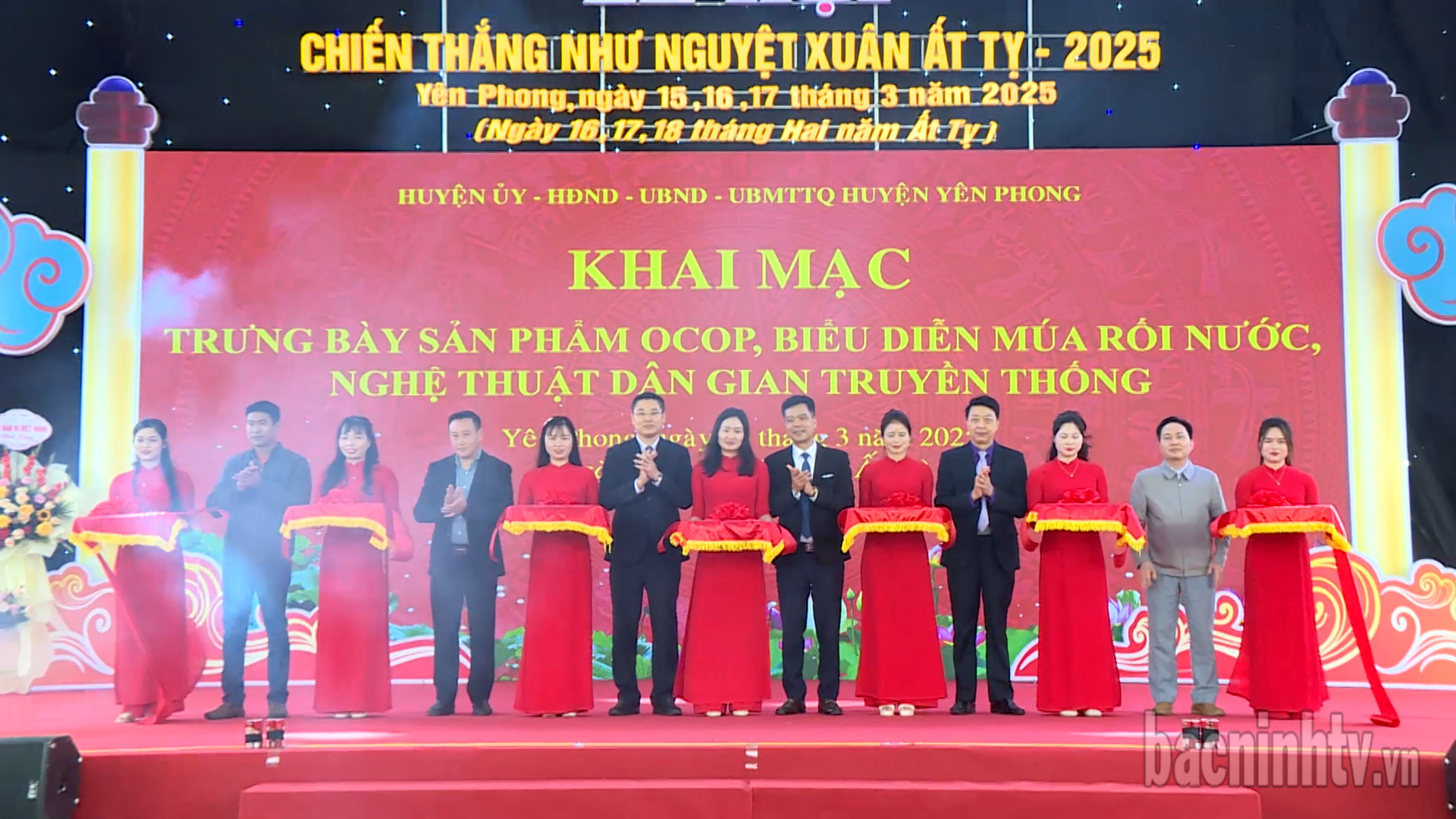 cat_b_ang_kmac_trung_bay