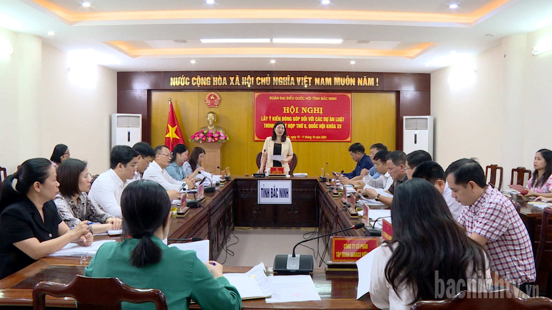 toan_canh_hoi_nghi