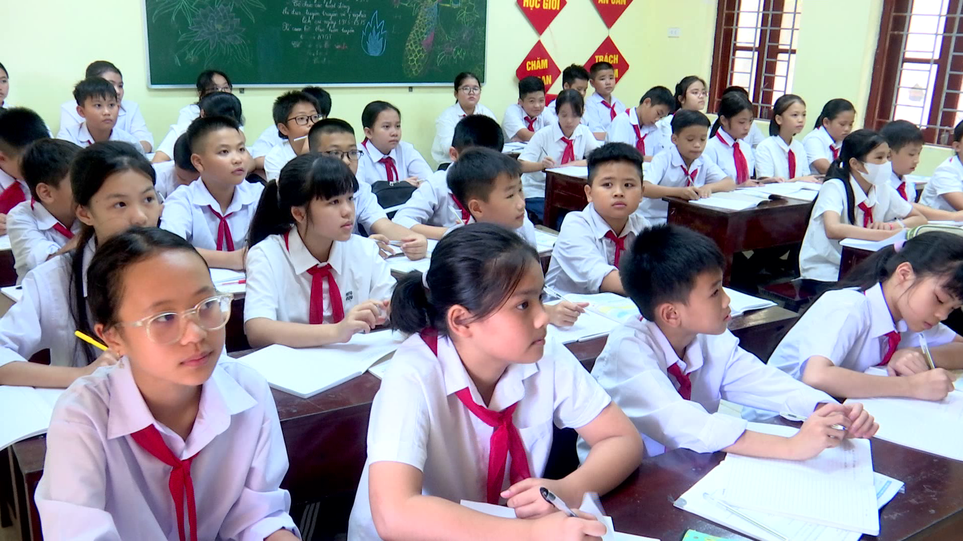 ON_DINH_NE_NEP_NGAY_TU_DAU_NAM_HOC(2)