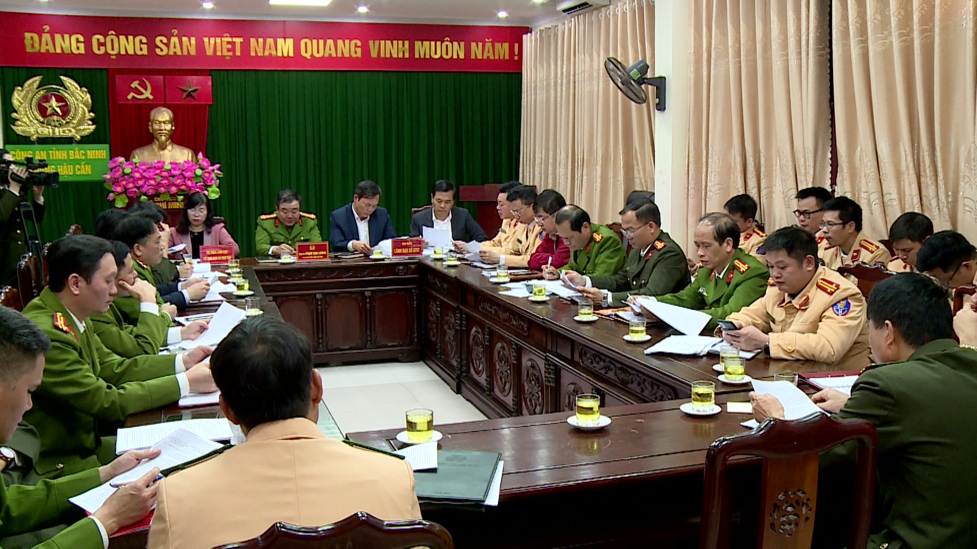 trien_khai_cac_giai_phap_dam_bao_ATGT_voi_hoc_sinh(1)