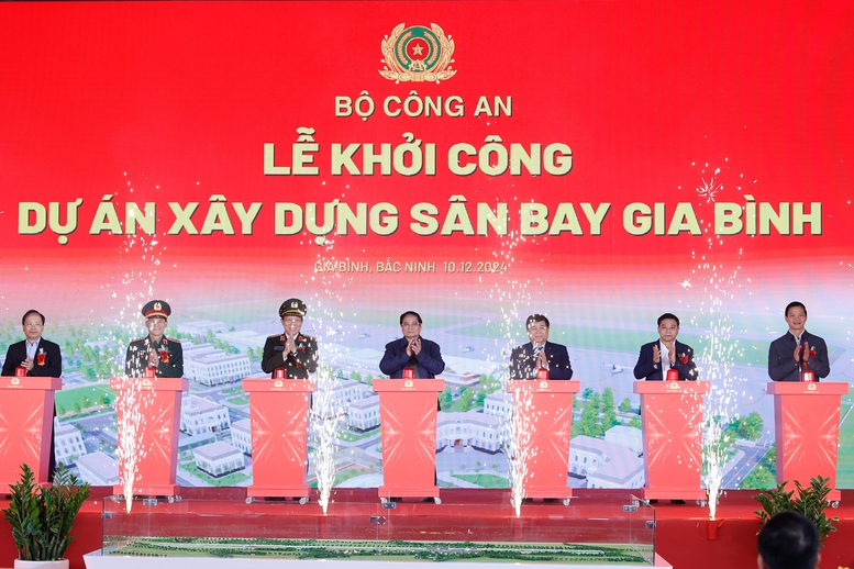 bam_nut_khoi_cong_san_bay