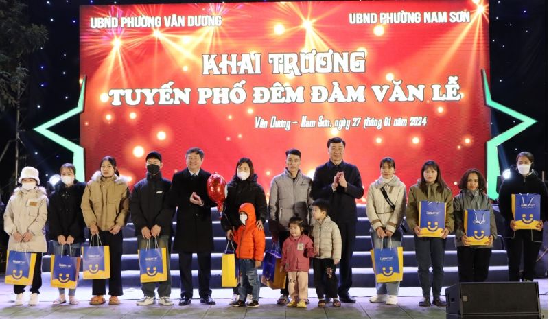 tuyen_pho_dem_dam_van_le1_1706399161
