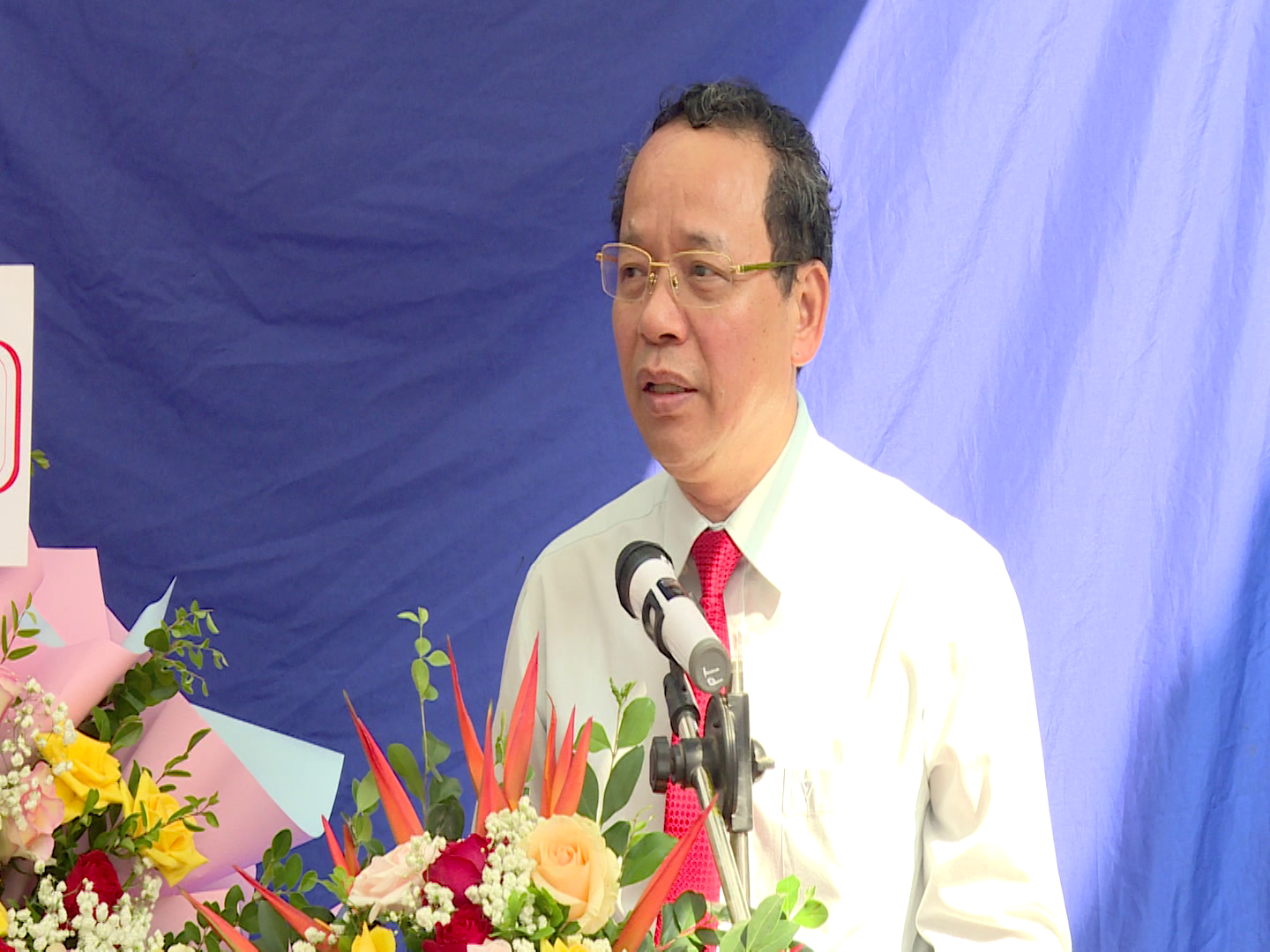 PBT_Trao_huy_hieu_Dang_tai_TS(2)