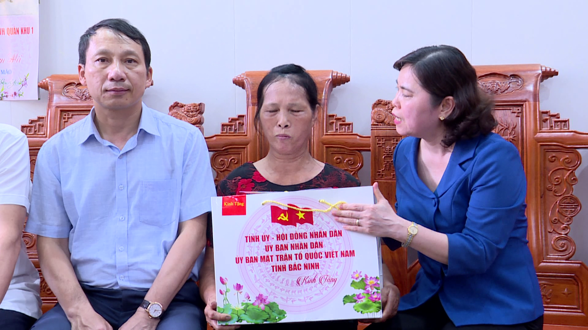 PHO_CT_TT_HDND_TINH_TANG_QUA_27_7_TAI_TIEN_DU(4)