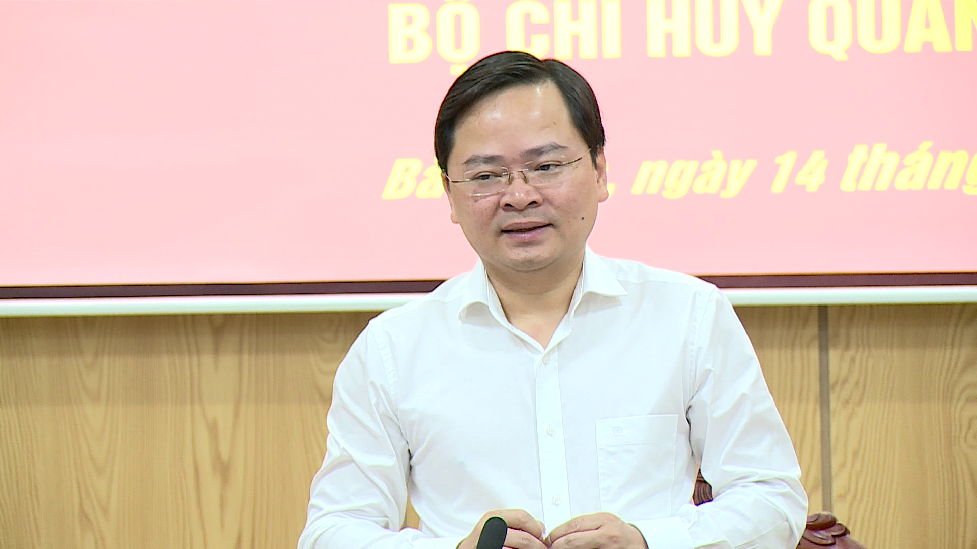 Hoi_nghi_lay_phieu_tin_nhiem_cua_dang_uy_quan_su(3)