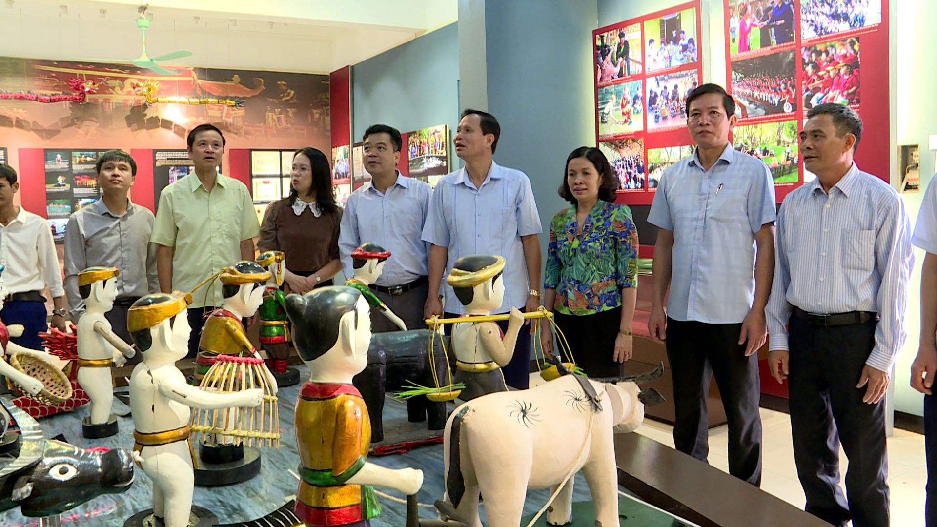 Tin_Ban_VHXH_giam_sat_Trung_tam_bao_ton_Nghe_thuat_mua_roi_nuoc_Dong_Ngu_va_Tranh_dan_gian_Dong_Ho(1)