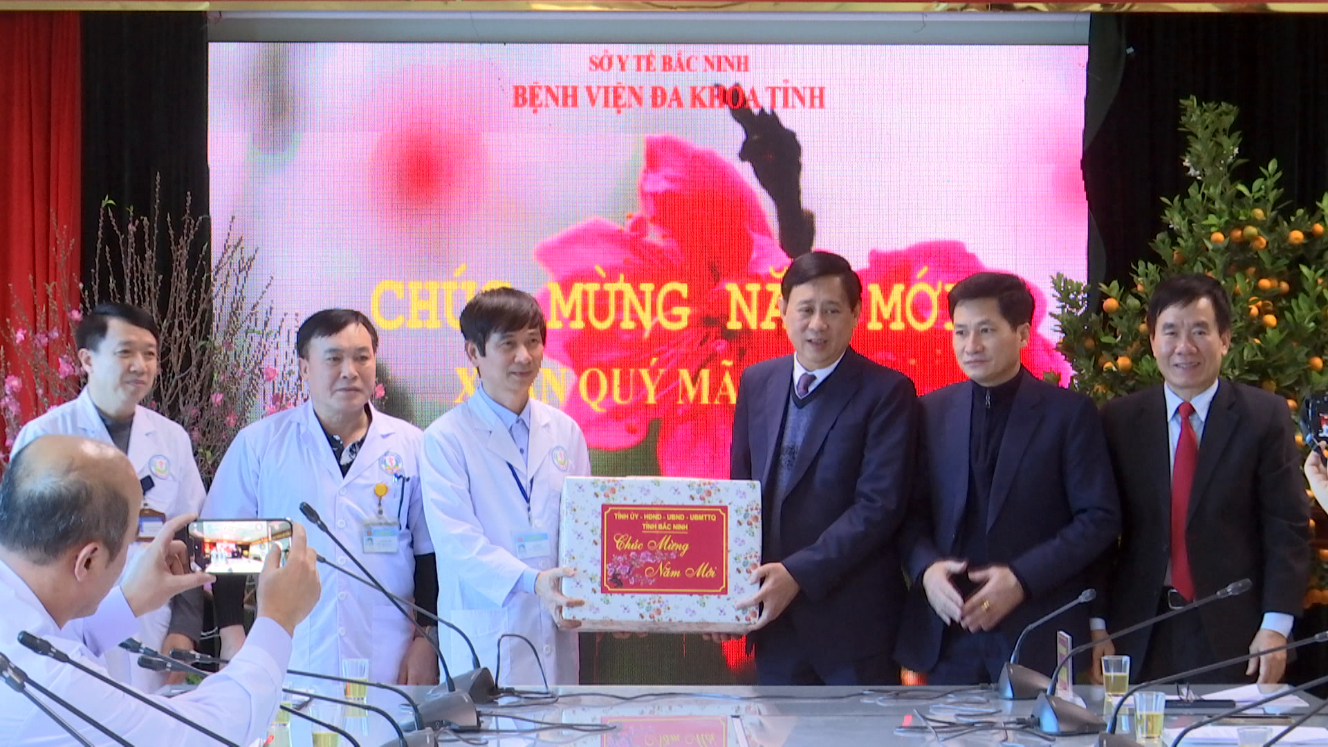 pct_TINH_THAM_TANG_QUA_BVDK(1).png