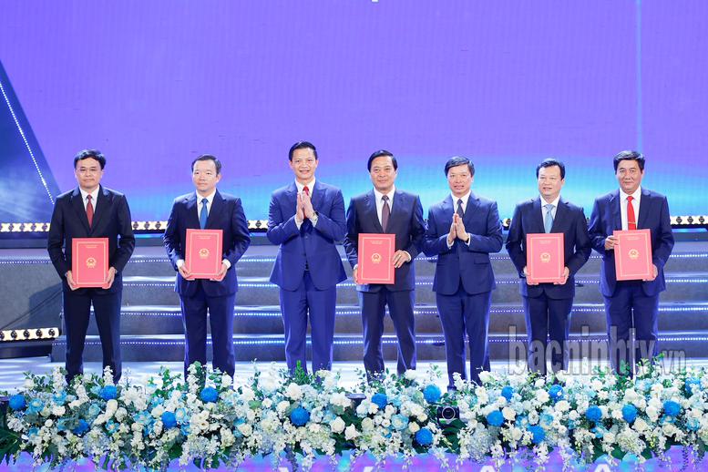 trao_phan_khu_huyen_thi_xa