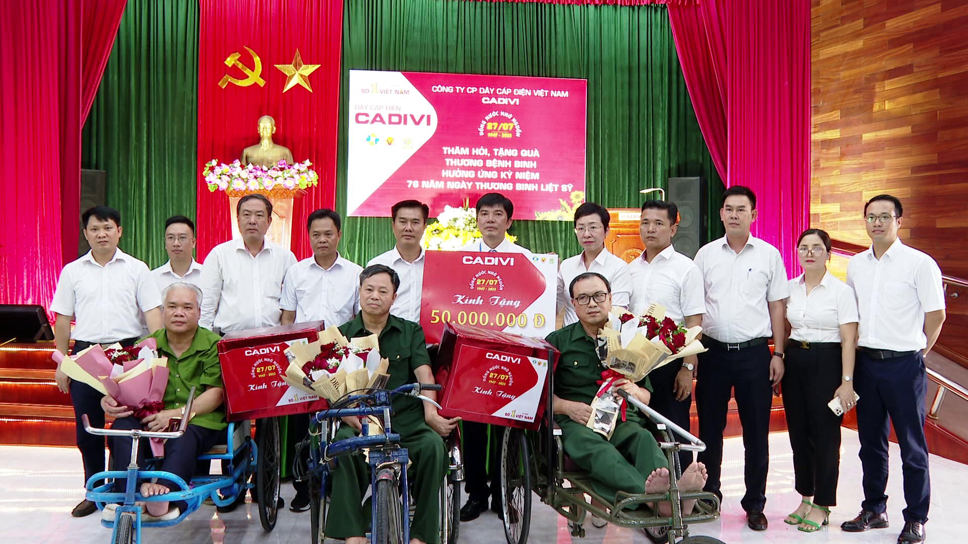 Cong_ty_cap_dien_tang_qua_thuong_binh(1)