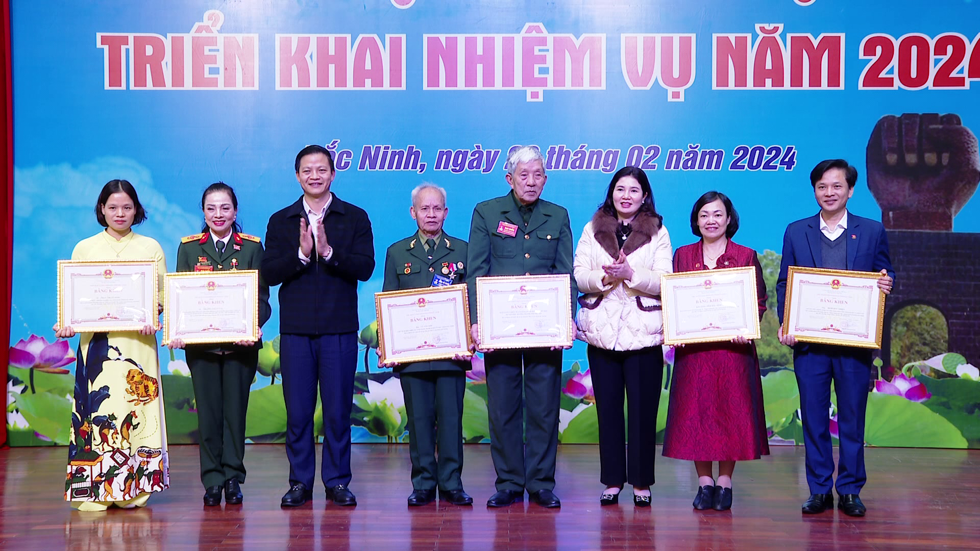 Gap_mat_hoi_chien_sy_dich_bat_tu_day(1)