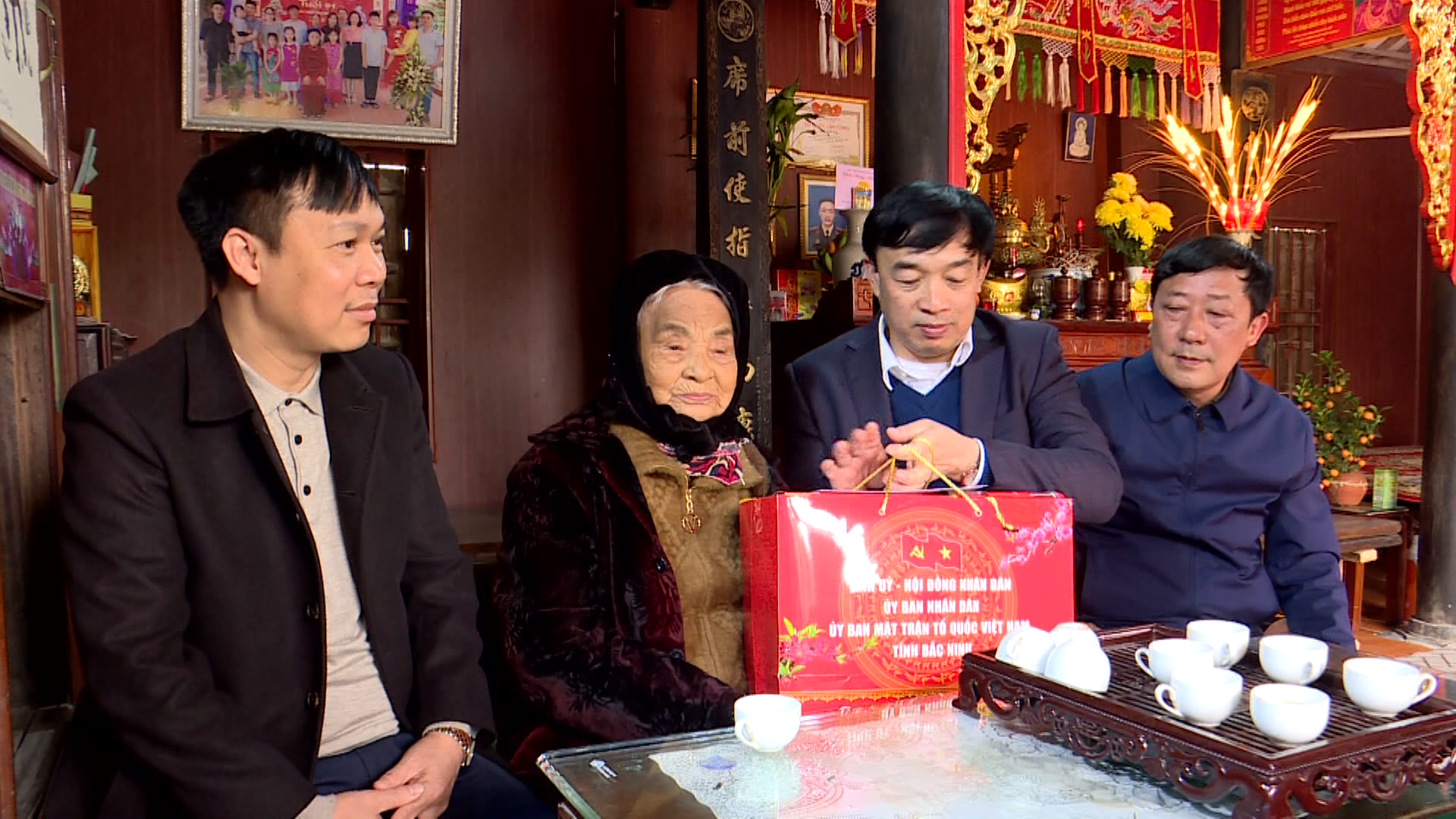tin_nguoi_ngheo_dung_lai_ok_(1)