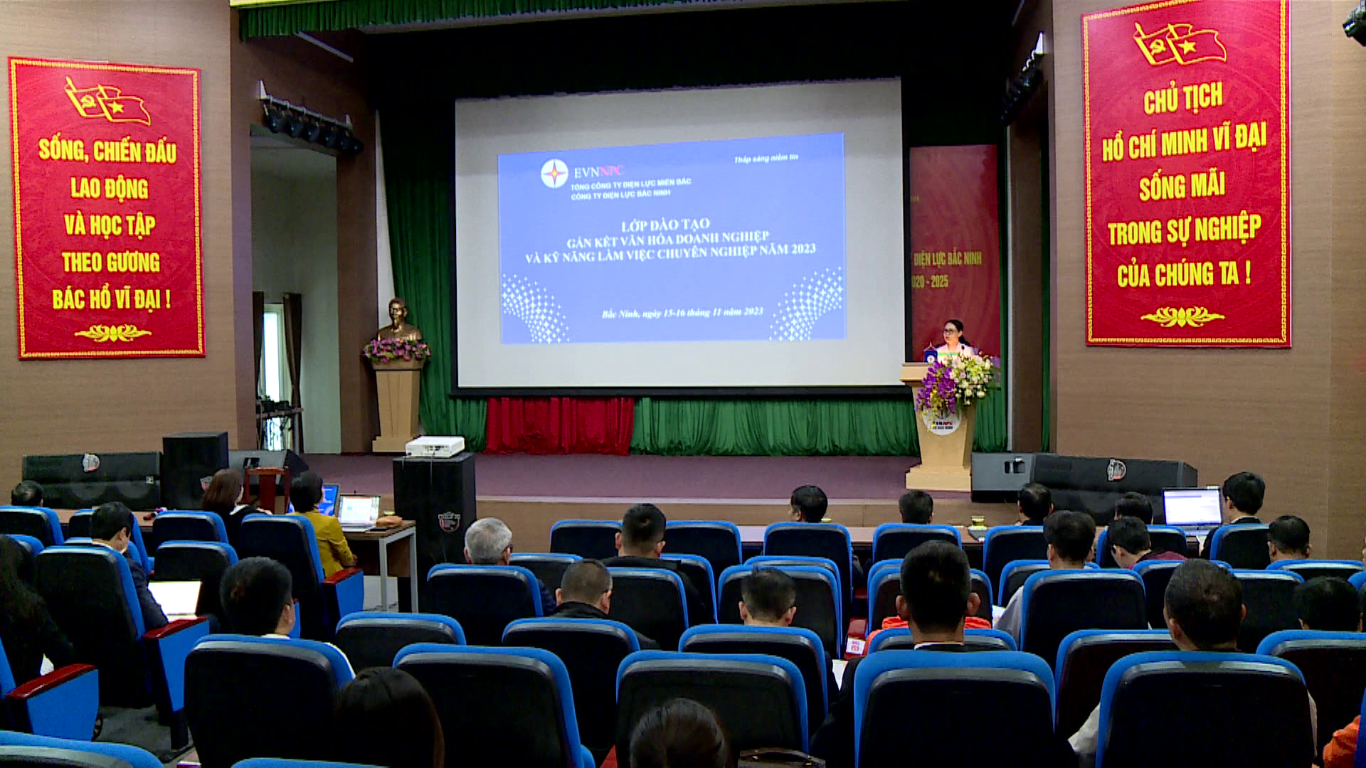 CT_DLBN_tap_huan_cong_tac_van_hoa_doanh_nghiep(2)