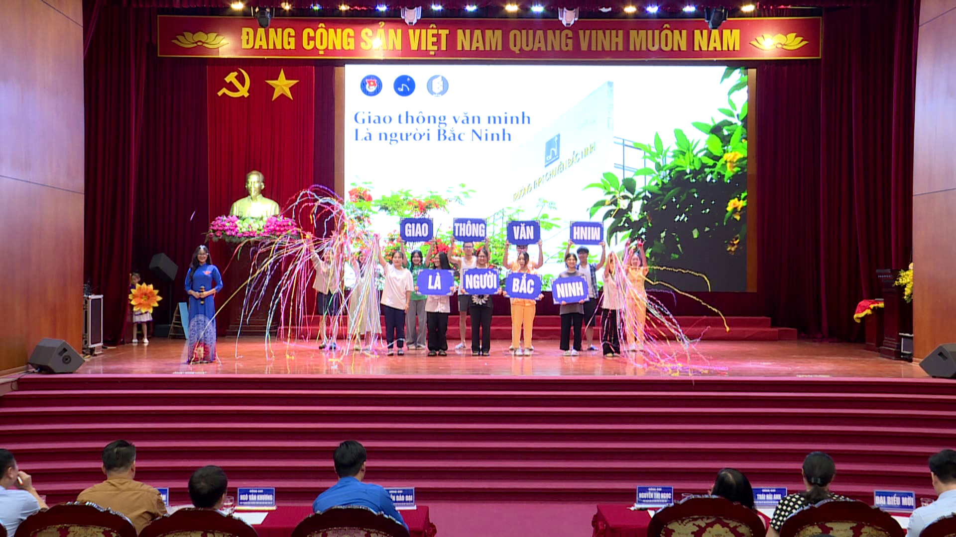 CHUNG_KET_CUOC_THI_TUYEN_TRUYEN_BO_QUY_TAC_VAN_HOA_GIAO_THONG_CUA_NGUOI_BAC_NINH(1)