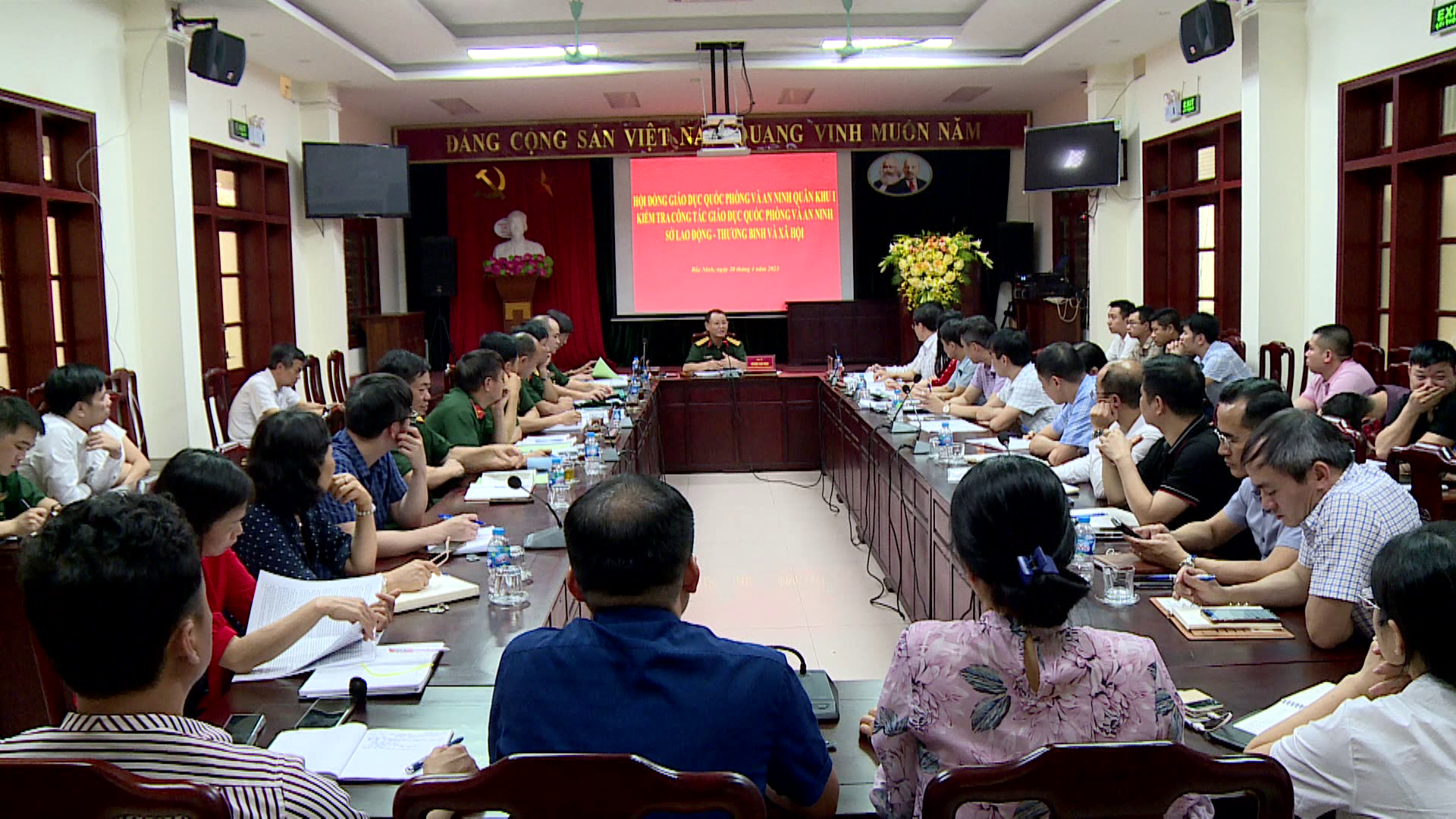 quan_khu_1_kiem_tra_cong_tac_quoc_phong_tai_so_lao_dong(1)