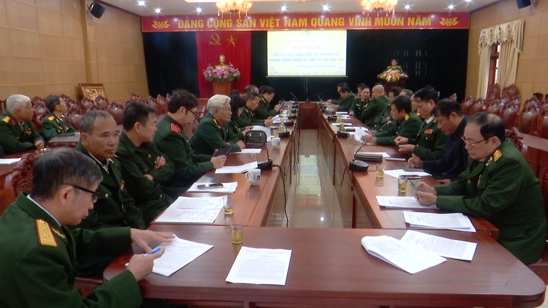 ccb_doanh_nhan_(1).png