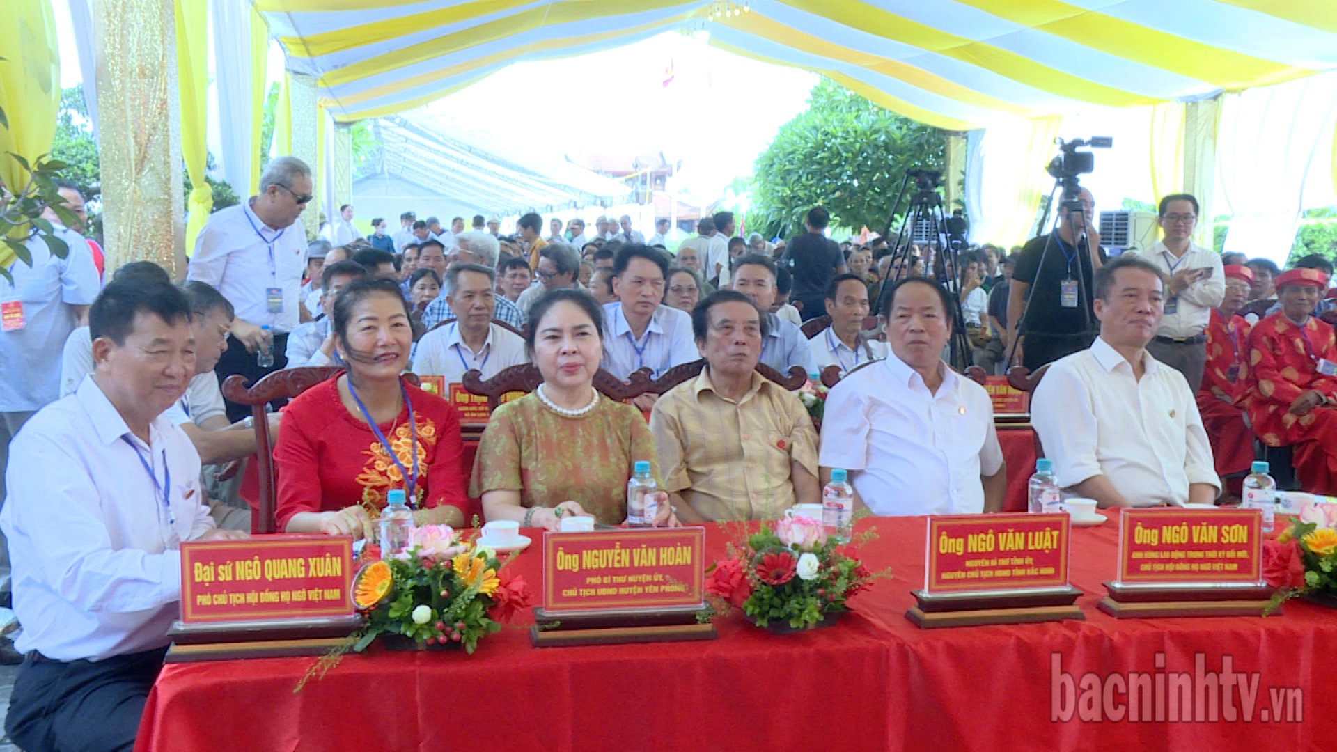 db_ho_ngo_ve_du_dang_huong