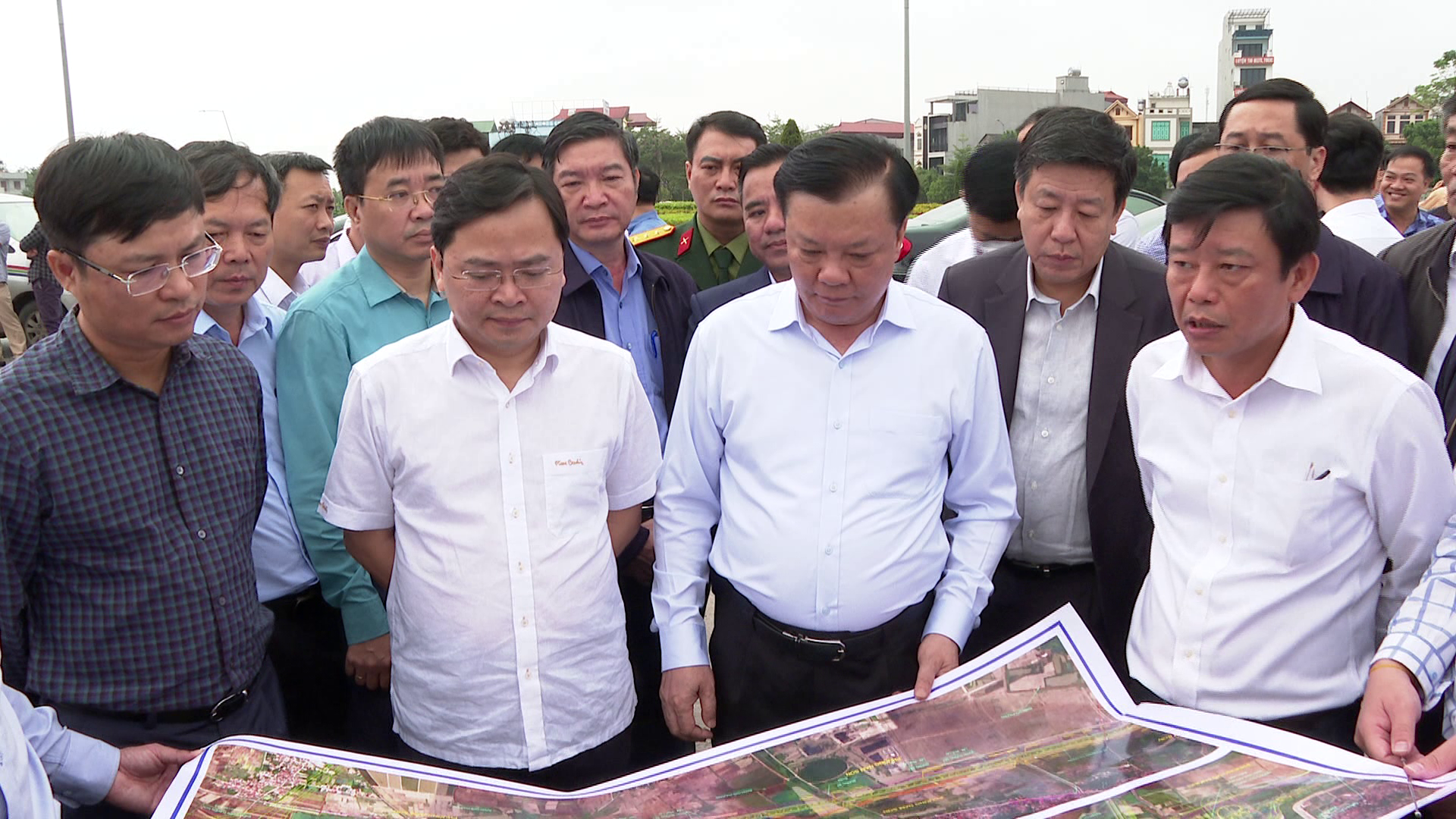 Bi_thu_Thanhuy_lam_viec_vanh_dai_4(1)
