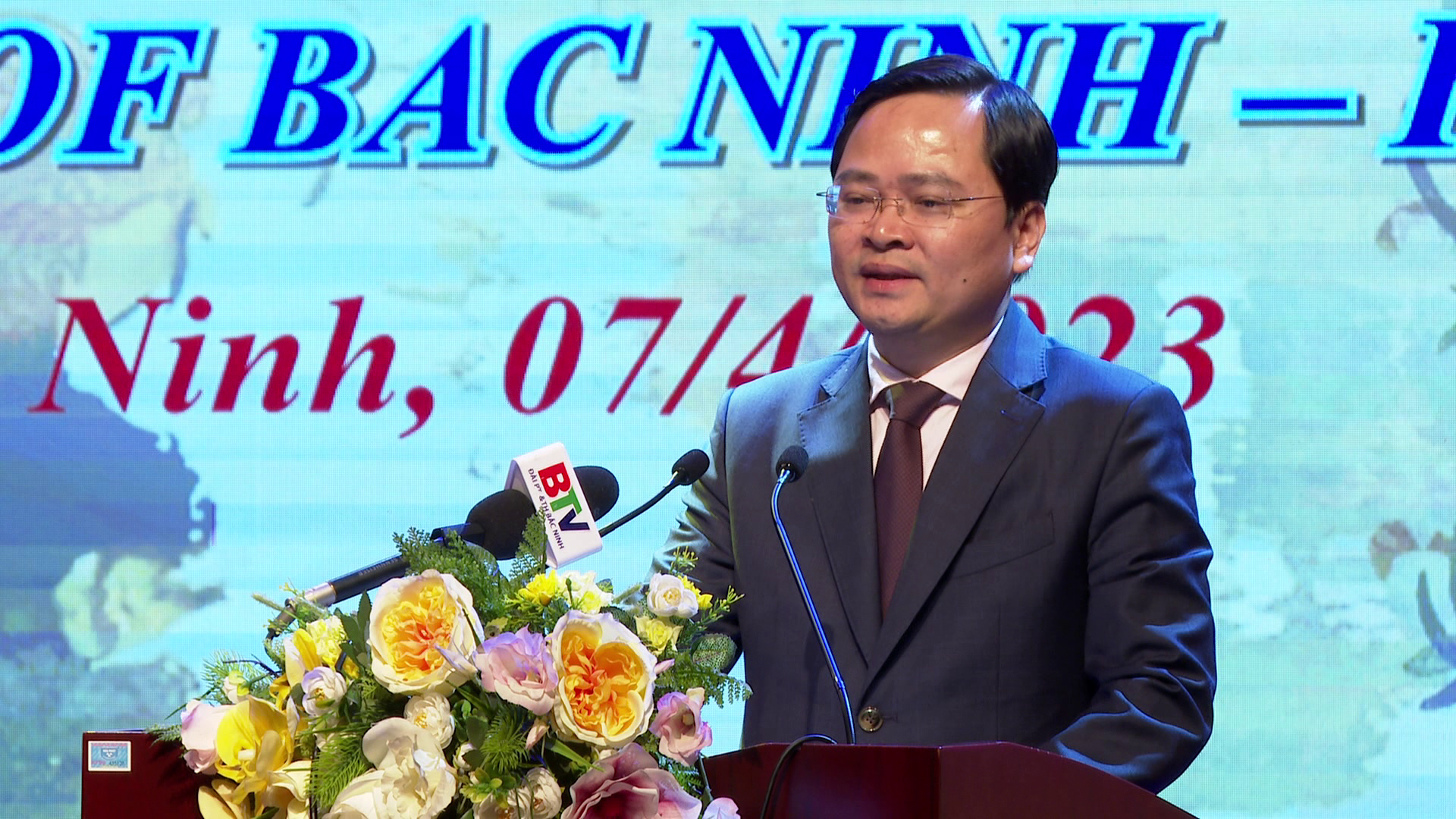 Lanh_dao_tinh_tiep_doan_truong_cac_doang_dai_dien(2)