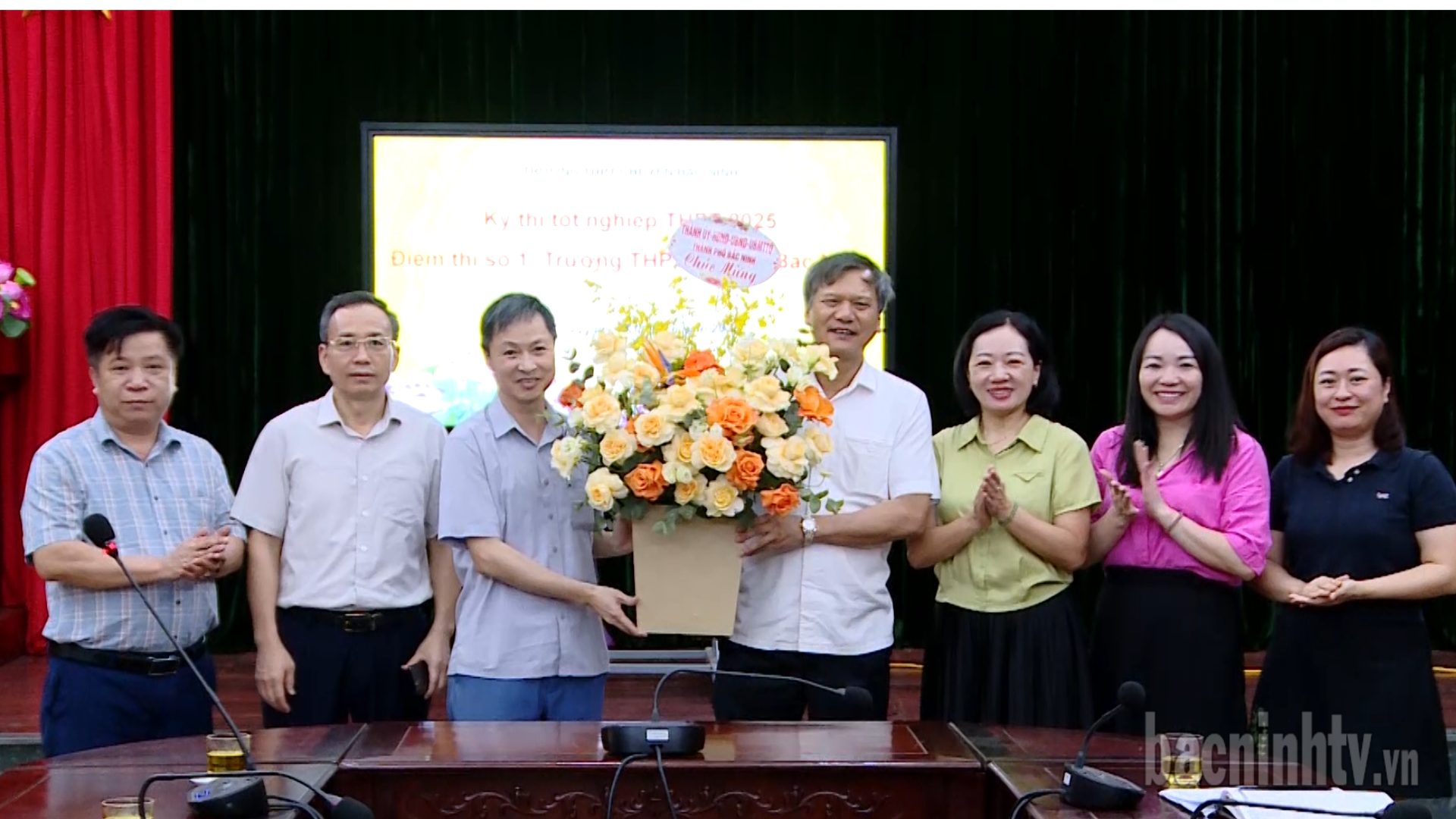 doan_tang_hoa_hoi_dong_thi