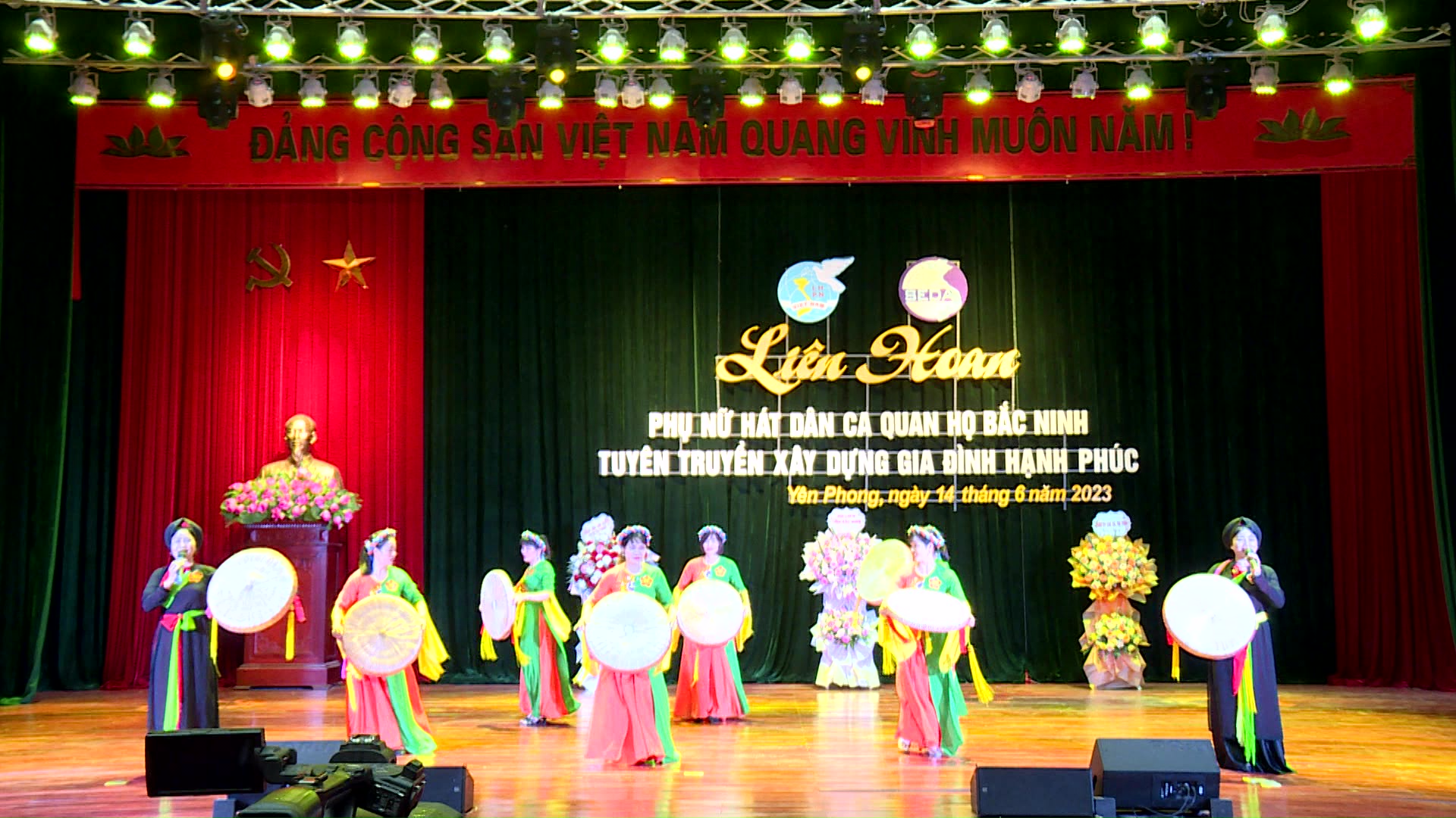 Lien_hoan_hat_QH_yen_phong